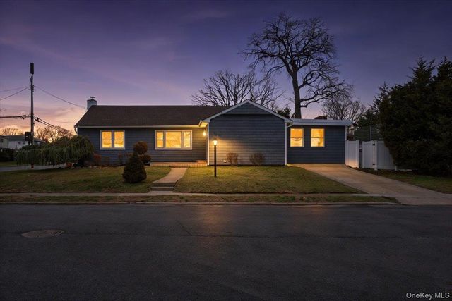 1871 Relyea Drive, Merrick, NY 11566