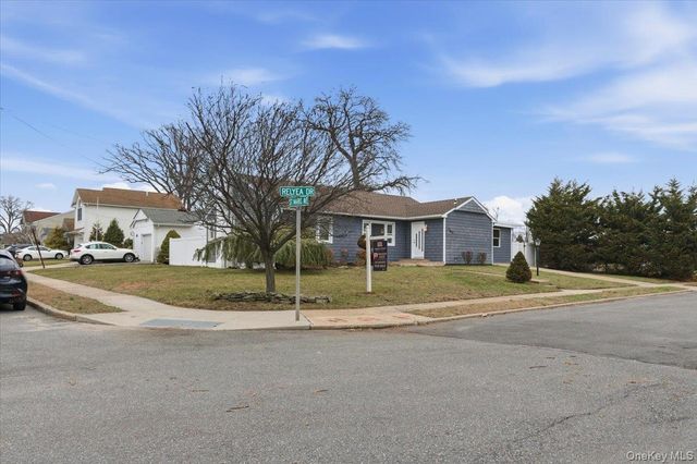 1871 Relyea Drive, Merrick, NY 11566