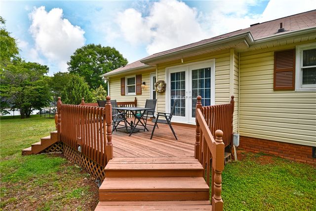 208 Sheffield Court, Easley, SC 29642