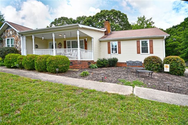 208 Sheffield Court, Easley, SC 29642