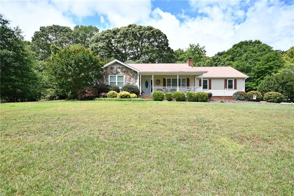208 Sheffield Court, Easley, SC 29642