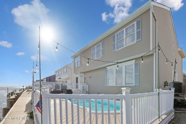 26 Bowsprit Drive, Bayville, NJ 08721