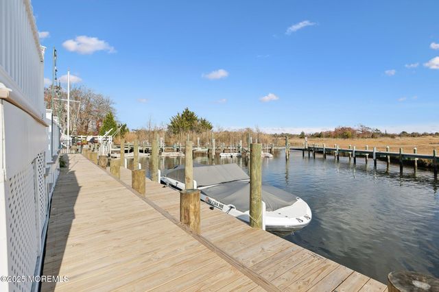 26 Bowsprit Drive, Bayville, NJ 08721