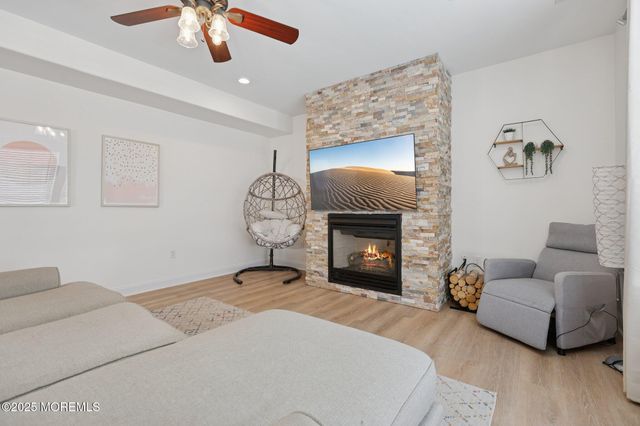 26 Bowsprit Drive, Bayville, NJ 08721