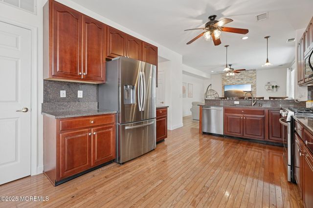 26 Bowsprit Drive, Bayville, NJ 08721