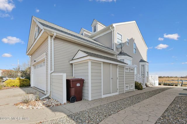 26 Bowsprit Drive, Bayville, NJ 08721