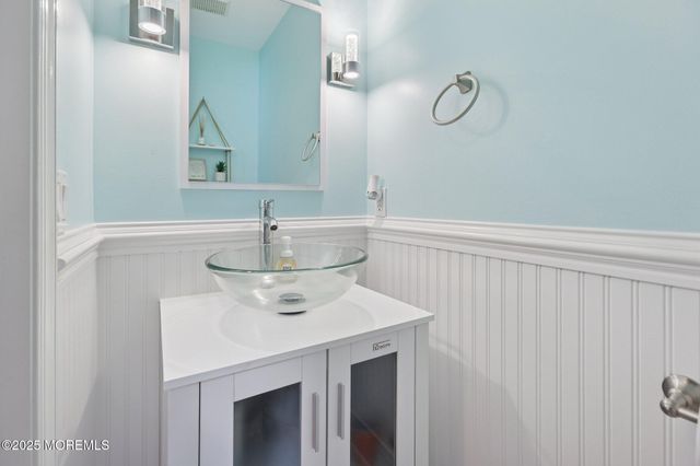 26 Bowsprit Drive, Bayville, NJ 08721