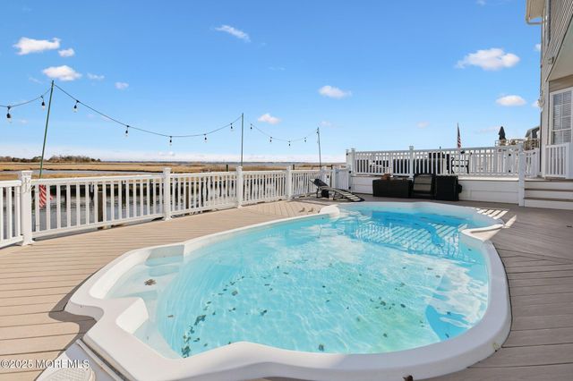 26 Bowsprit Drive, Bayville, NJ 08721