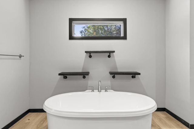 505 Harbor Point Drive, Trinity, TX 75862