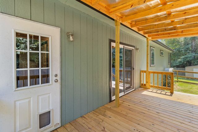 505 Harbor Point Drive, Trinity, TX 75862