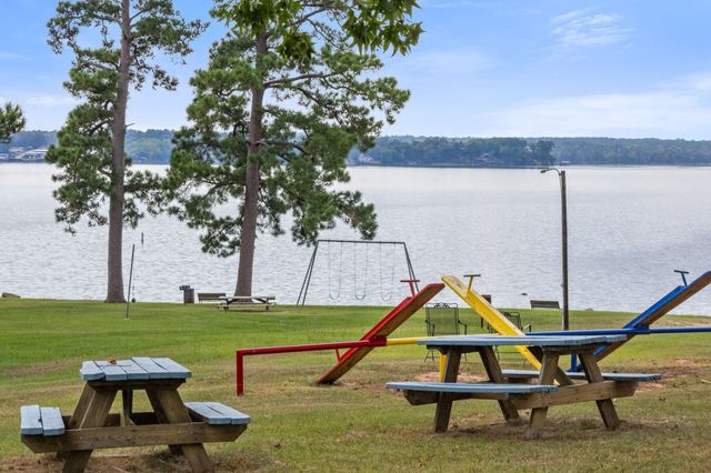 505 Harbor Point Drive, Trinity, TX 75862