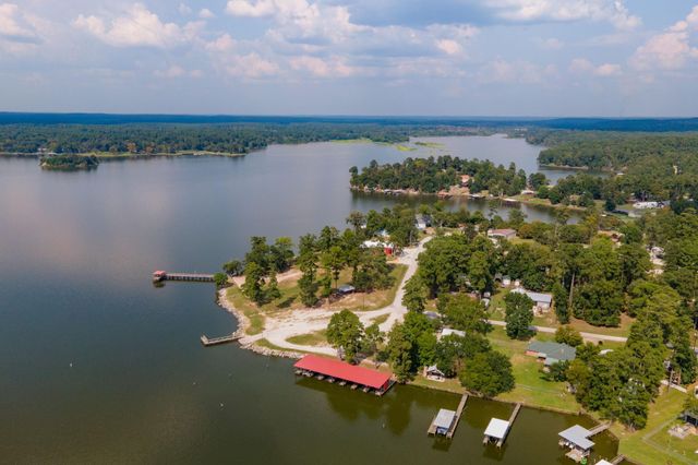 505 Harbor Point Drive, Trinity, TX 75862