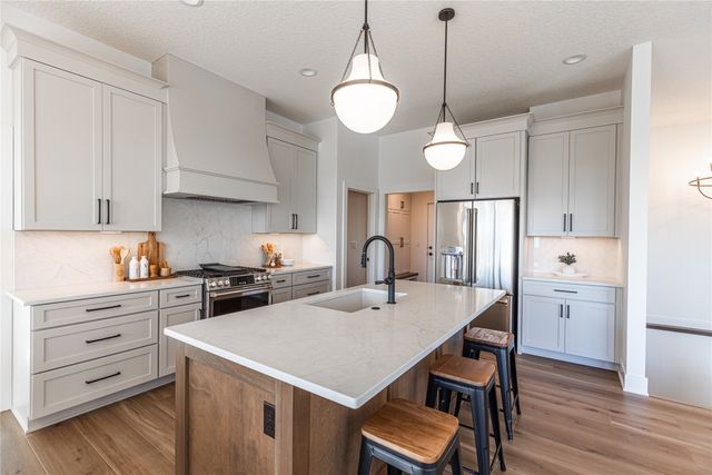 8109 Buckley Street, Johnston, IA 50131