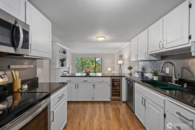 7639 SE 29th Street, Mercer Island, WA 98040