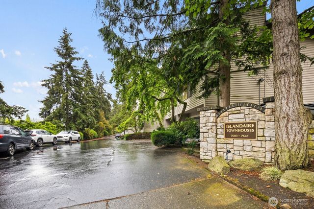 7639 SE 29th Street, Mercer Island, WA 98040
