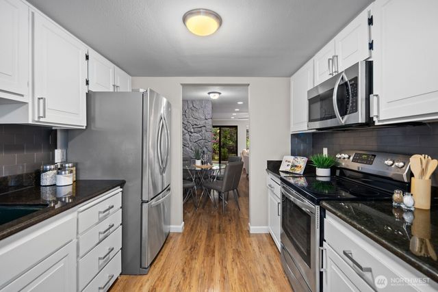 7639 SE 29th Street, Mercer Island, WA 98040