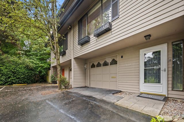 7639 SE 29th Street, Mercer Island, WA 98040