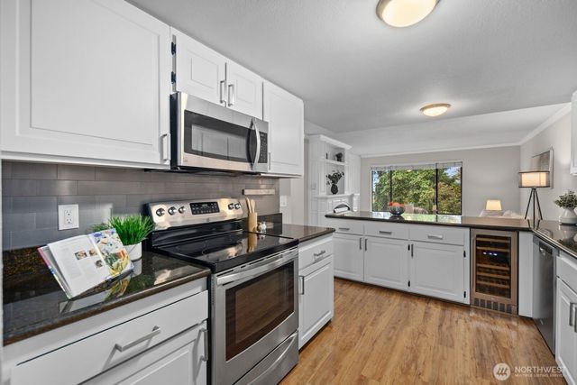 7639 SE 29th Street, Mercer Island, WA 98040