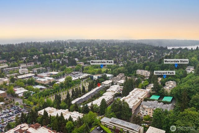 7639 SE 29th Street, Mercer Island, WA 98040
