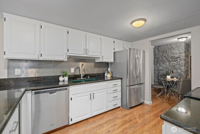 7639 SE 29th Street, Mercer Island, WA 98040