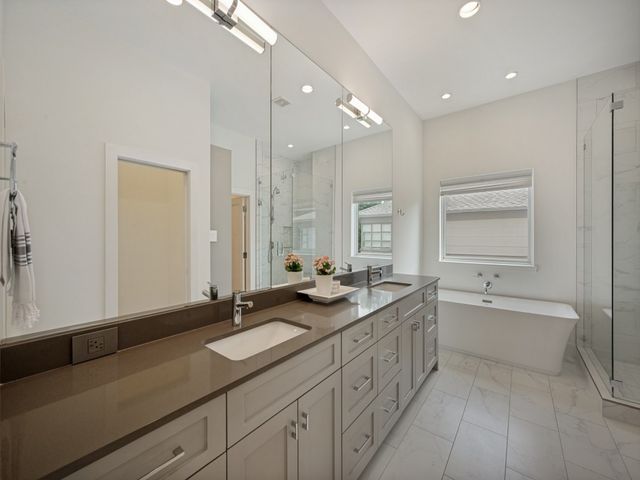 3724 W Beverly Drive, Dallas, TX 75209