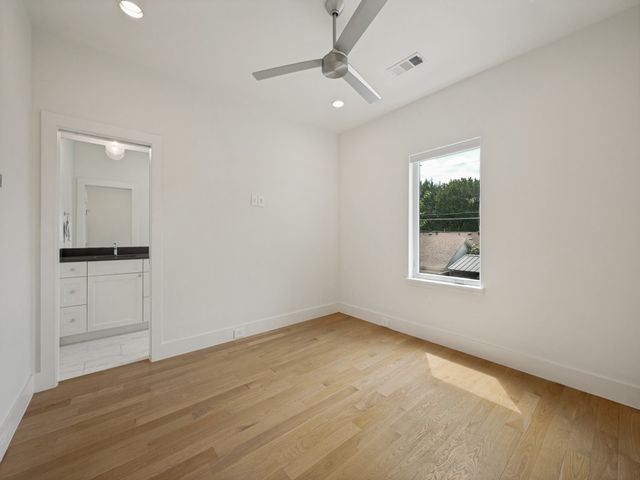3724 W Beverly Drive, Dallas, TX 75209
