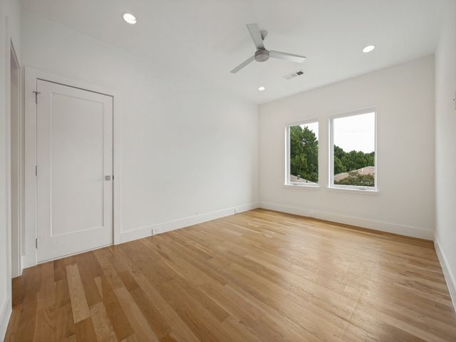 3724 W Beverly Drive, Dallas, TX 75209