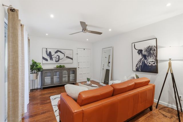 4347 Dickason Avenue 214, Dallas, TX 75219