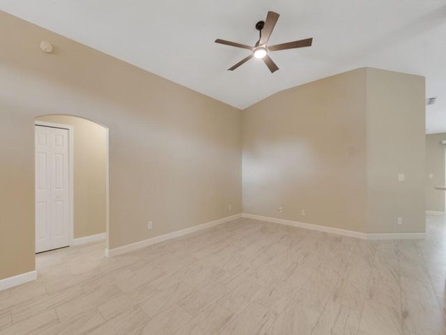 962 E 13th Square, Vero Beach, FL 32960