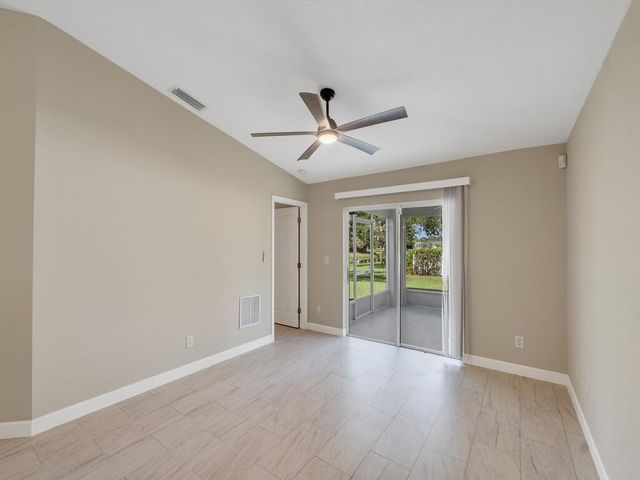962 E 13th Square, Vero Beach, FL 32960
