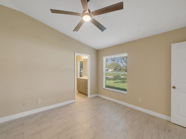 962 E 13th Square, Vero Beach, FL 32960