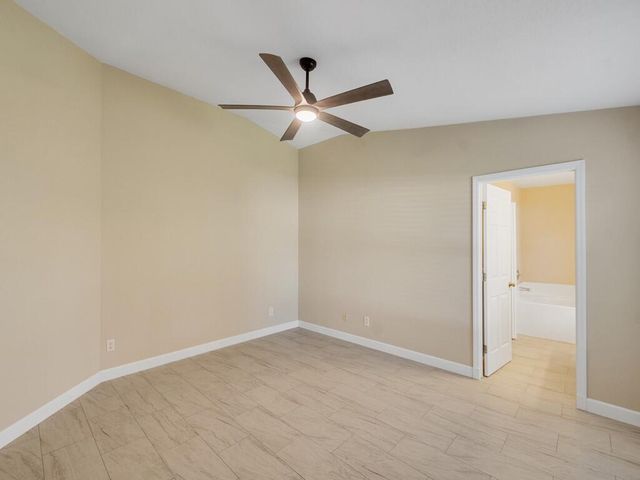 962 E 13th Square, Vero Beach, FL 32960
