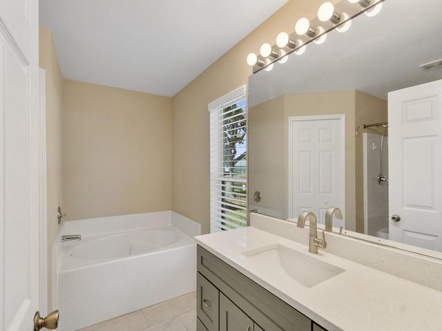 962 E 13th Square, Vero Beach, FL 32960