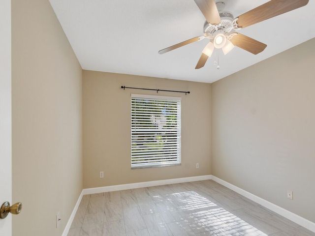 962 E 13th Square, Vero Beach, FL 32960