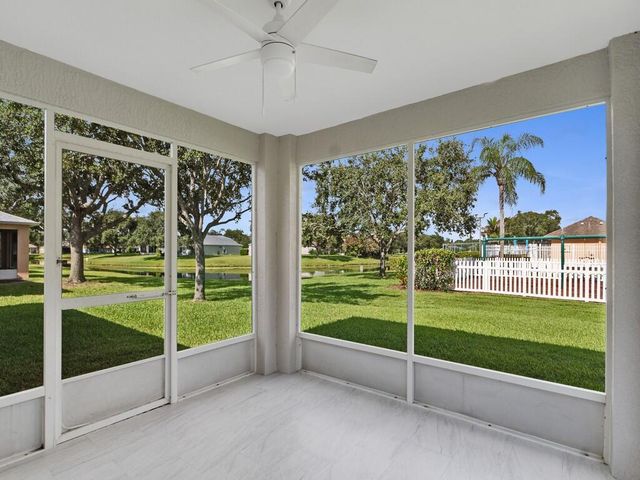 962 E 13th Square, Vero Beach, FL 32960