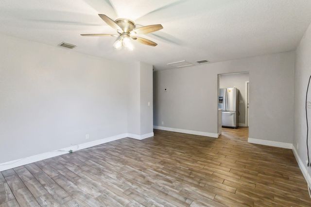 2227 NE 3rd Avenue 2, Delray Beach, FL 33444