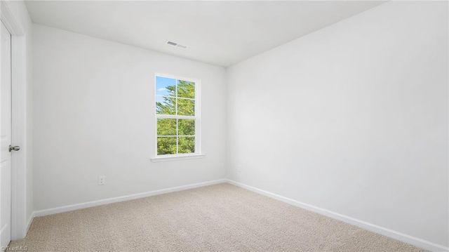 624 Beechwood Circle, Thomasville, NC 27360