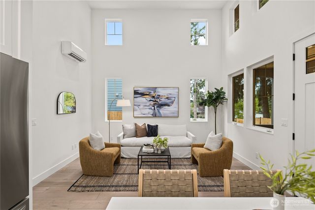 333 18th Avenue, Kirkland, WA 98033