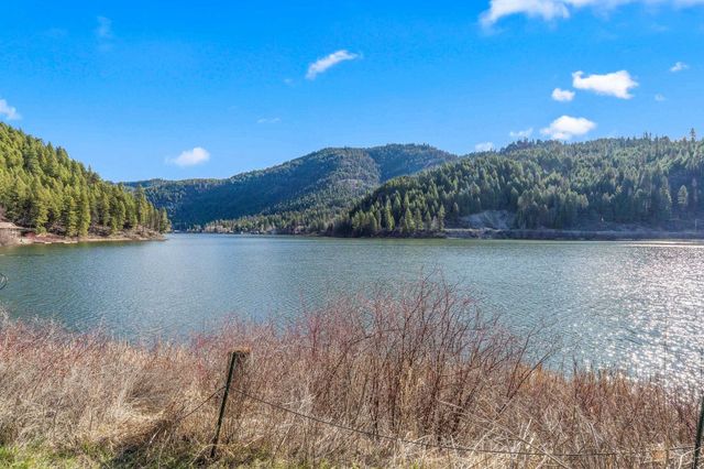 2876 Deep Lake South Shore Rd, Colville, WA 99114