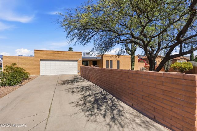 9209 E Baker Street, Tucson, AZ 85710