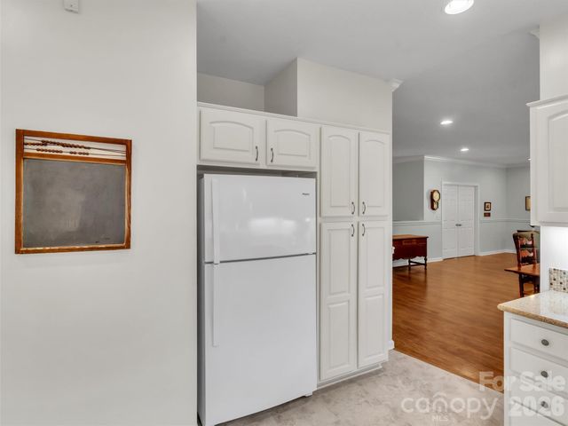 132 Aldersgate Road, Waynesville, NC 28786