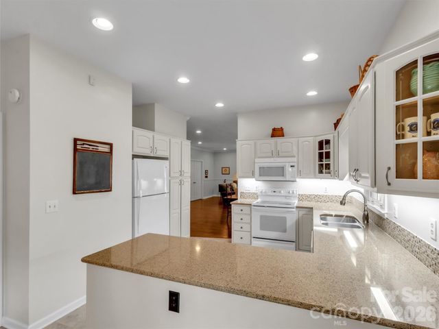 132 Aldersgate Road, Waynesville, NC 28786