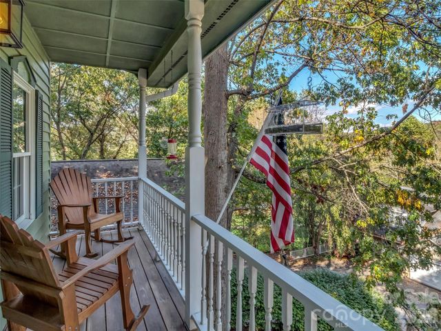 132 Aldersgate Road, Waynesville, NC 28786