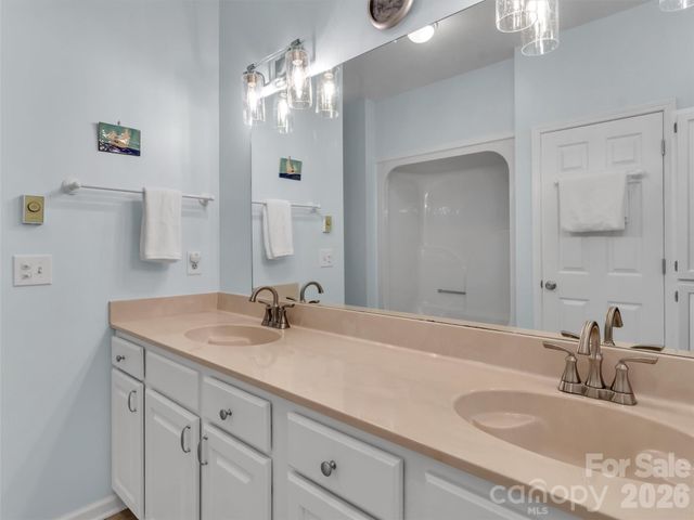 132 Aldersgate Road, Waynesville, NC 28786