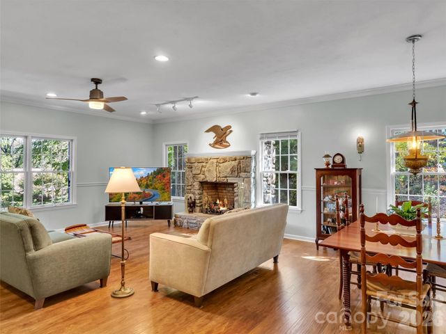 132 Aldersgate Road, Waynesville, NC 28786