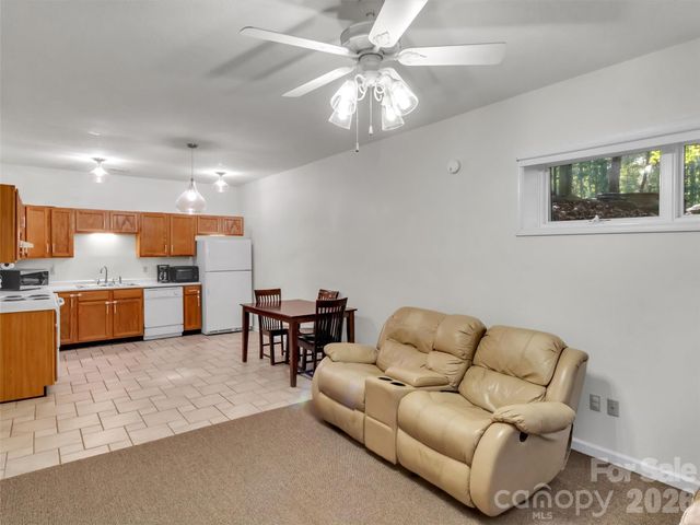 132 Aldersgate Road, Waynesville, NC 28786