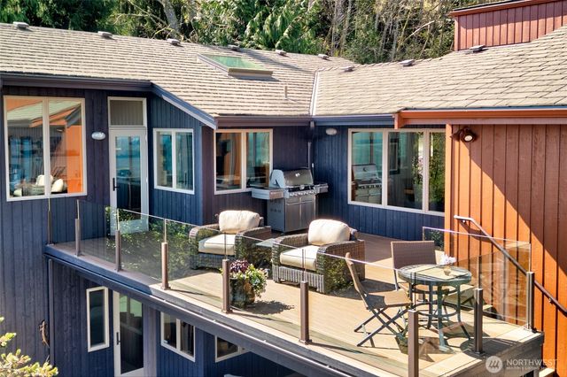 192 Montgomery Court, Port Ludlow, WA 98365