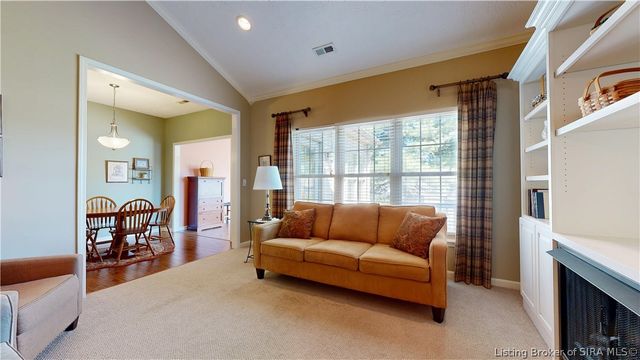 2122 Pickwick Drive, New Albany, IN 47150