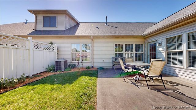 2122 Pickwick Drive, New Albany, IN 47150