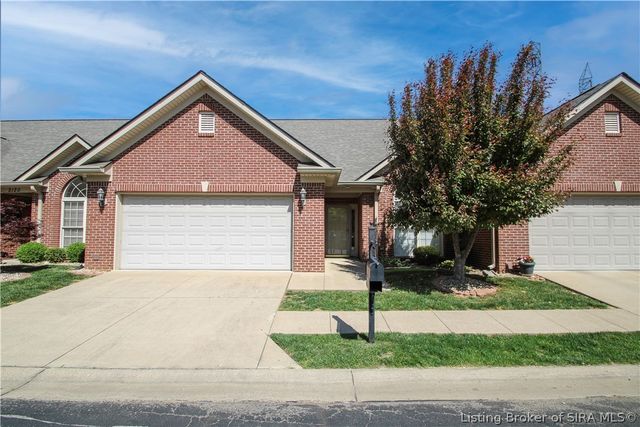 2122 Pickwick Drive, New Albany, IN 47150